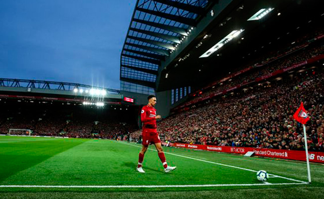 Освещение трибун на стадионе anfield в ливерпуле