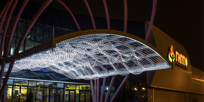 Оформление входной группы гипермаркета Гиппо