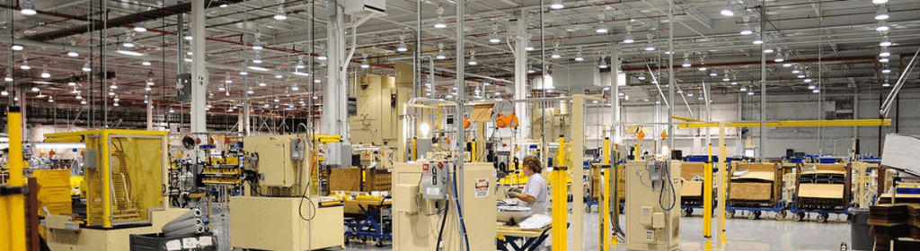 Промышленное освещение Промышленное освещение в цеху